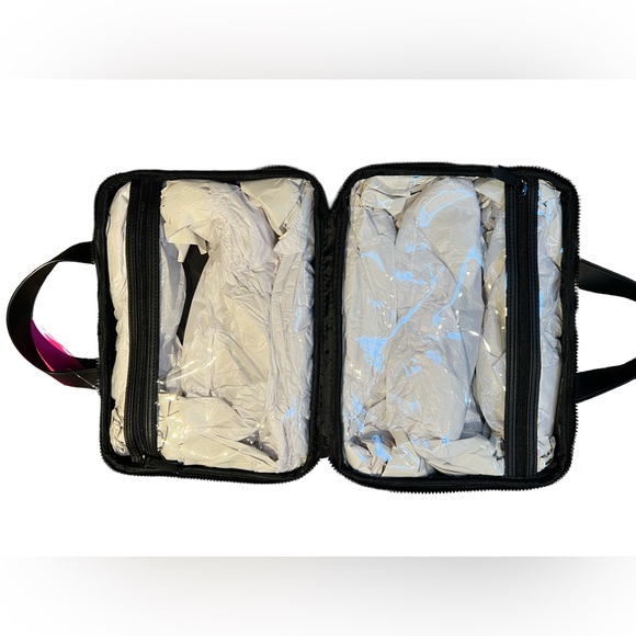 Betsey Johnson NWT Black Paris Dual Handle Crossbody & Pink Hearts Cosmetic Bag - Picture 5 of 11